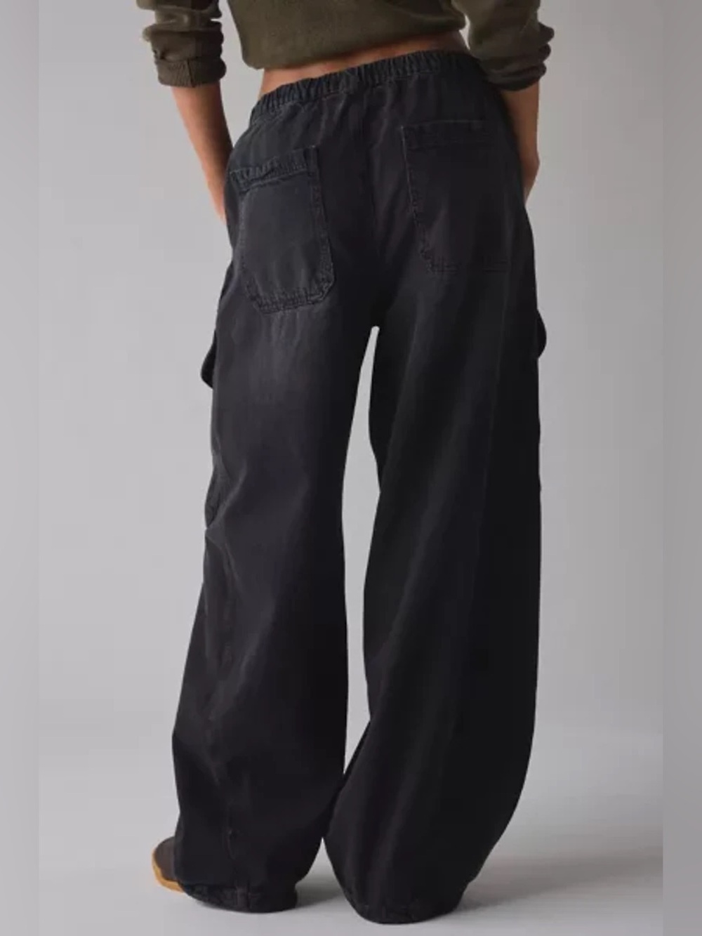 BDG Station Cocoon Baggy Barrel Leg Cargo Jeans - Picture 3 of 11